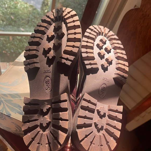 Sofft Amanda Waterproof Leather Chelsea Booties - Picture 6 of 6